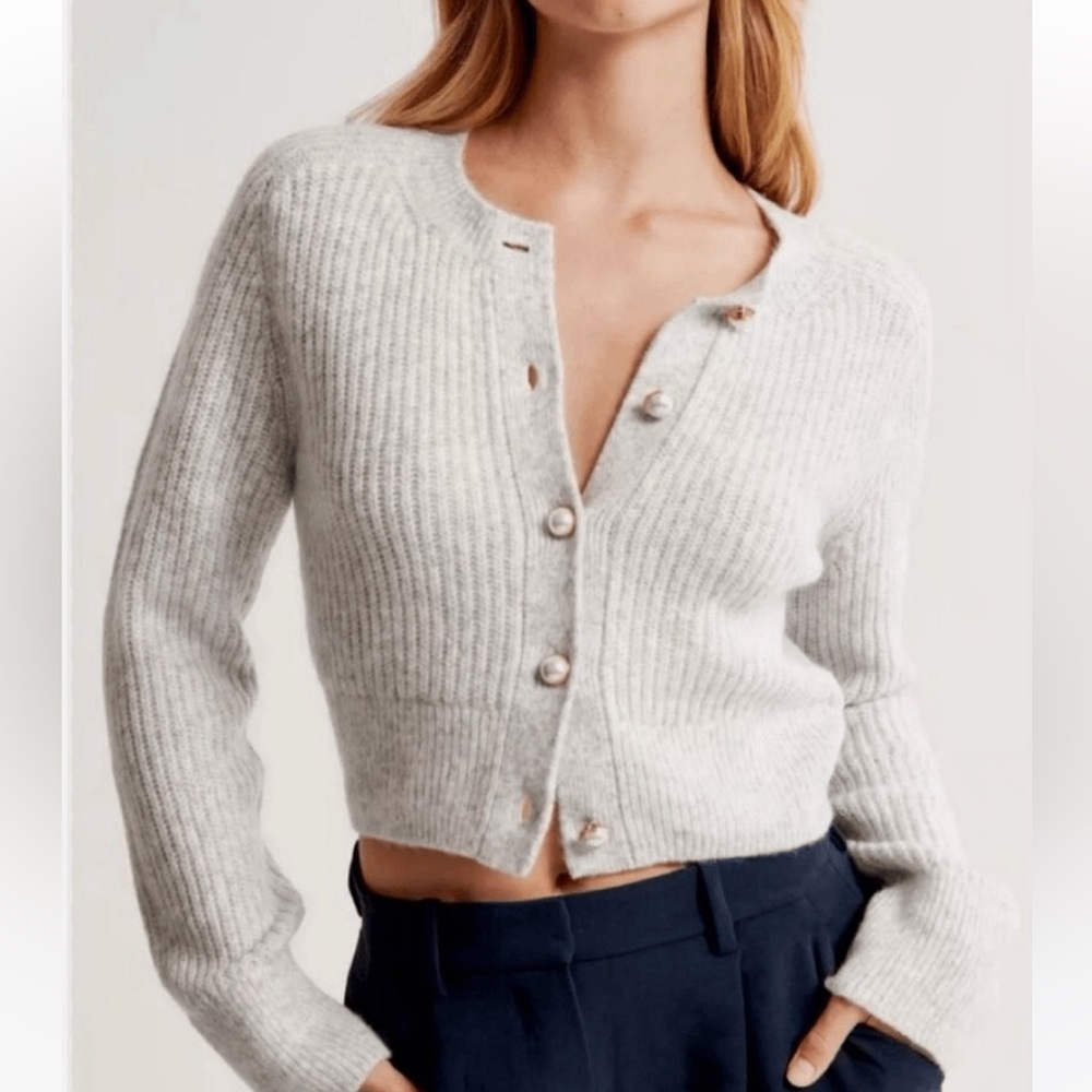 Abercrombie grey pearl cardigan